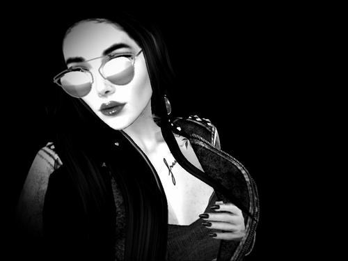 Web 5aa5afaed774f806ab000001