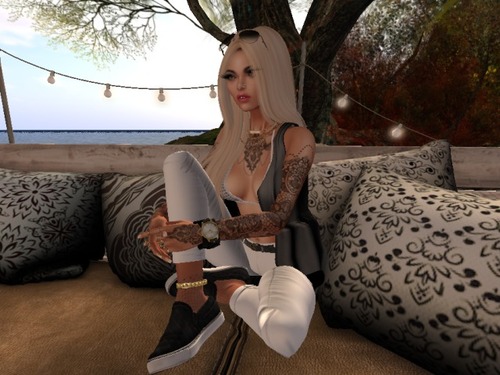 Web 5759b062e85cda5bd1000001